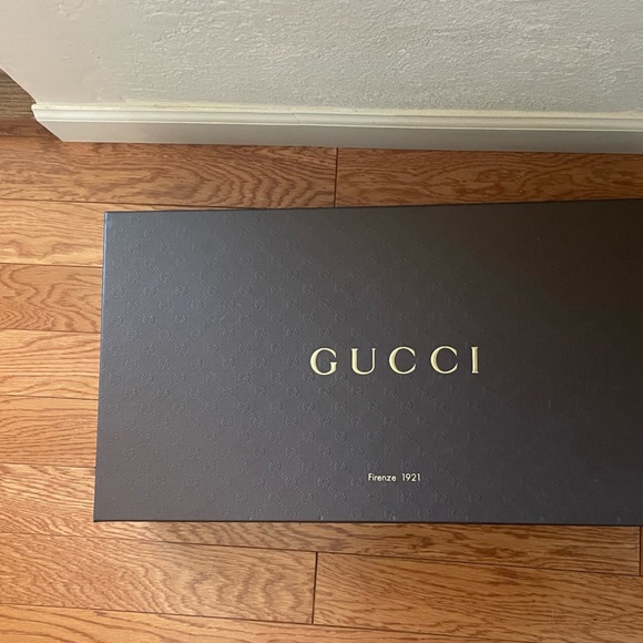 Perfect condition! Never worn and still in the original box - Picture 12 of 12